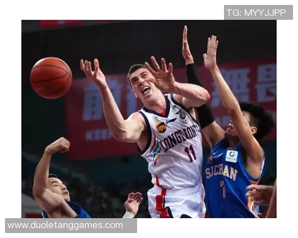 南京足球队在洲际杯积分榜上以60分稳居第一名展现强劲实力